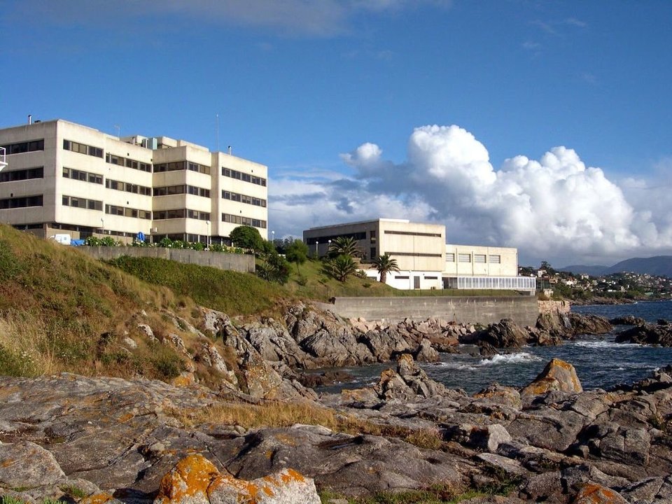 La sede del IEO se encuentra en un lugar privilegiado de la costa viguesa, Cabo Estai, la única parte &#34;salvaje&#34; del litoral de la ciudad.