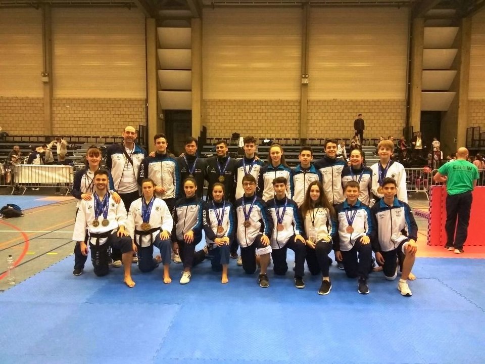 El equipo gallego, con varios deportistas del Tao vigués, regresó con diez medallas de Bélgica.