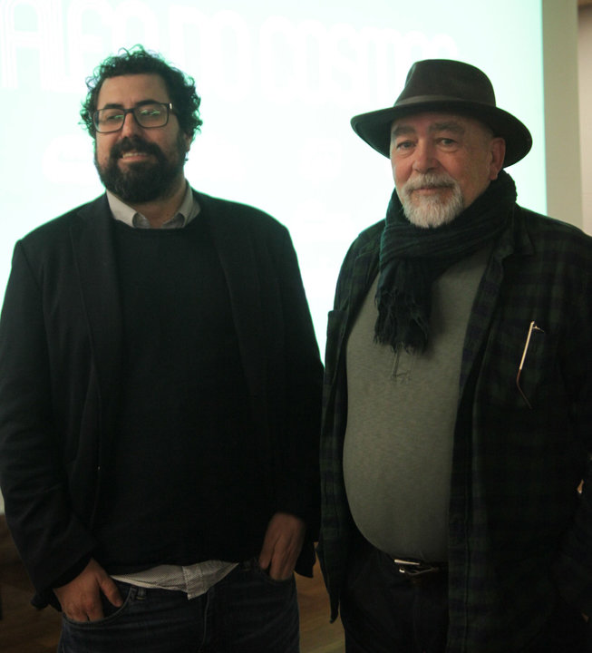 Santiago Formoso(derecha) junto al director del documental, el periodista Pedro Pablo Alonso.