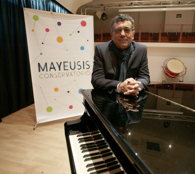 Felipe Estévez está tras el proyecto del Conservatorio Mayeusis.