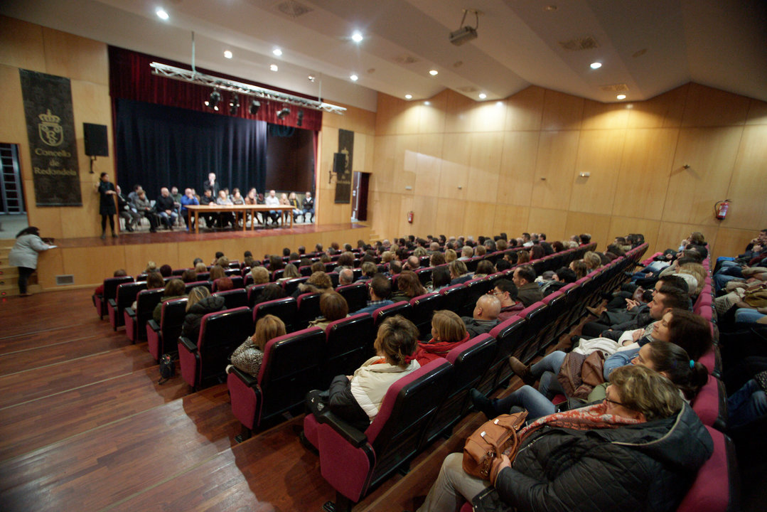 Los trabajadores de Nueva Pescanova tuvieron ayer una asamblea en Chapela.