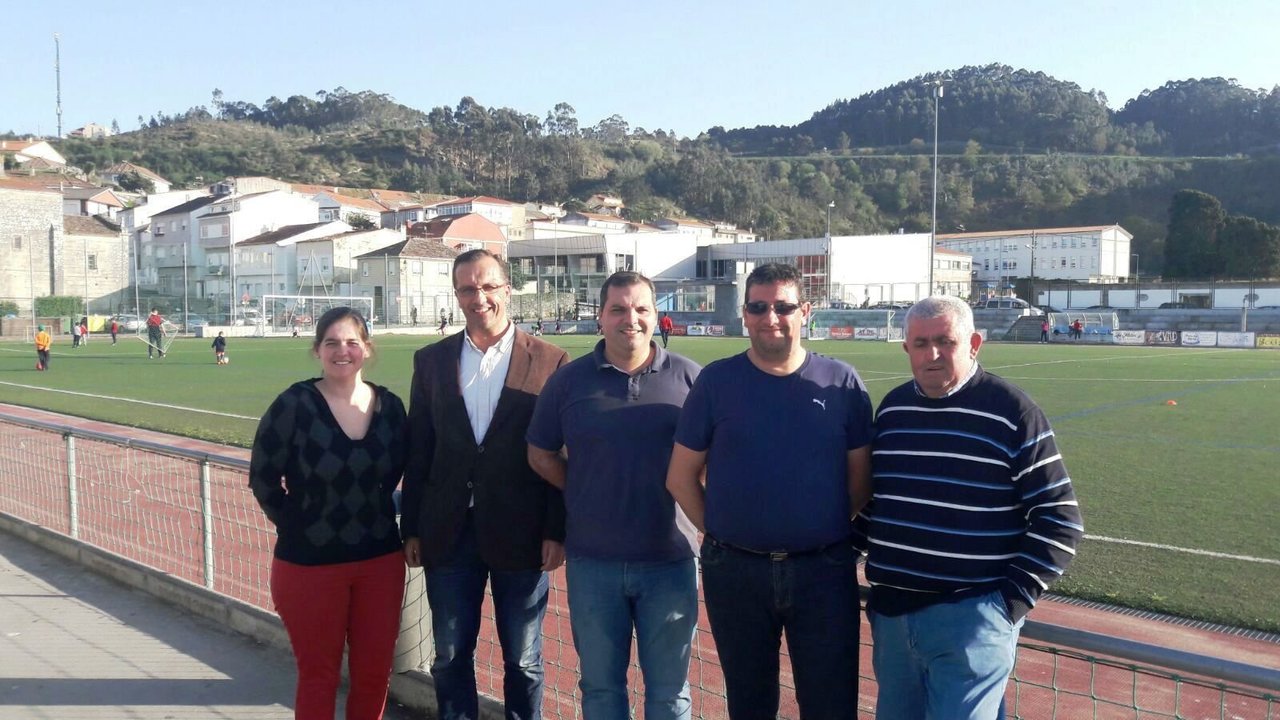 Ángel Rodal y la directiva del Erizana consensuaron las necesidades de la instalación deportiva.