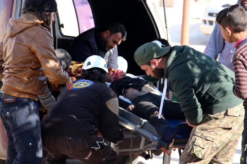 Llevan a víctimas del atentado con un coche bomba para recibir tratamiento médico