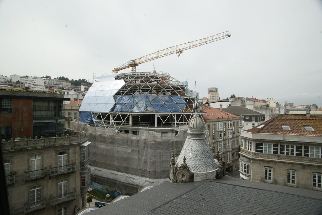 La cúpula de la sede del Celta, con su aspecto singular, ya es visible en Príncipe.