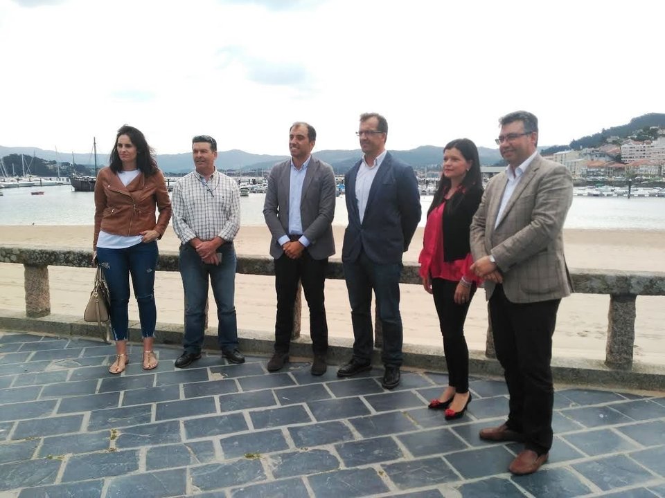 María Iglesias, Angel Moldes, Angel Rodal, Nidia Arévalo y Javier Bas se reunieron este jueves en Baiona.