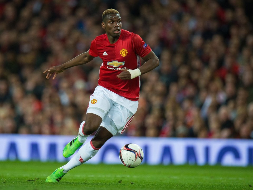 Paul Pogba conduce el balón durante el Manchester United-Anderlecht del pasado jueves.