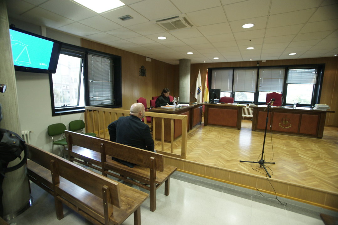 Roberto Ballesteros, alcalde pedáneo de Bembrive, durante el juicio celebrado en Penal 3 de Vigo.