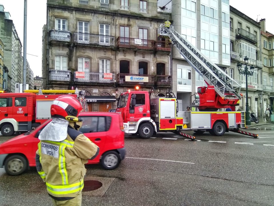 Los bomberos tuvieron que actuar en un edificio en Arenal por inundaciones    Vicente Alonso