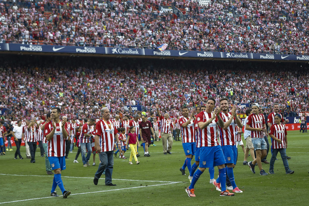 El estadio Vicente Calderón cerró ayer sus puertas al fútbol