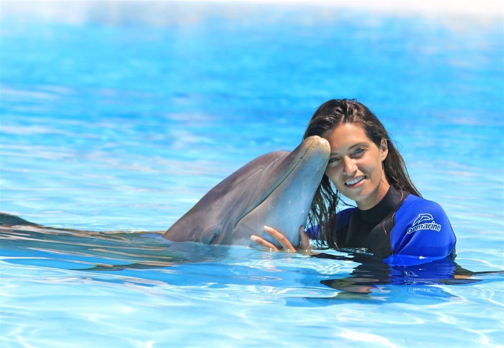 El baño con delfines de Iker Casillas y Sara Carbonero