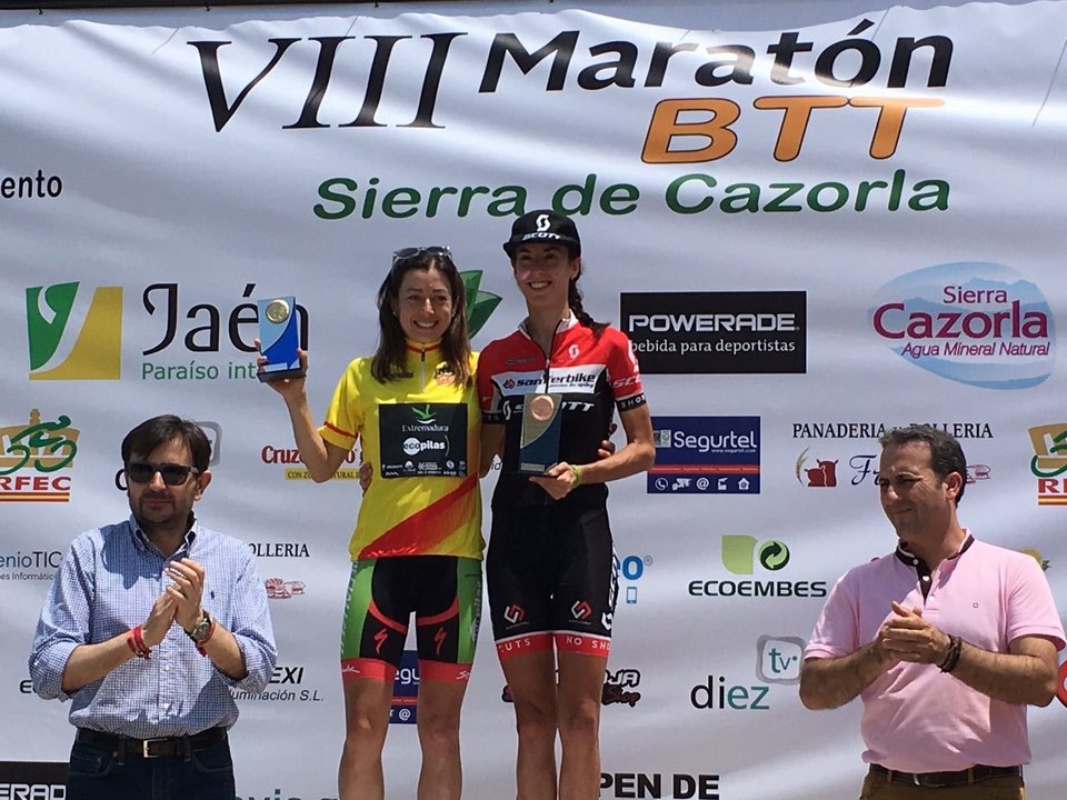 Susana Alonso, con el maillot amarillo de campeona.
