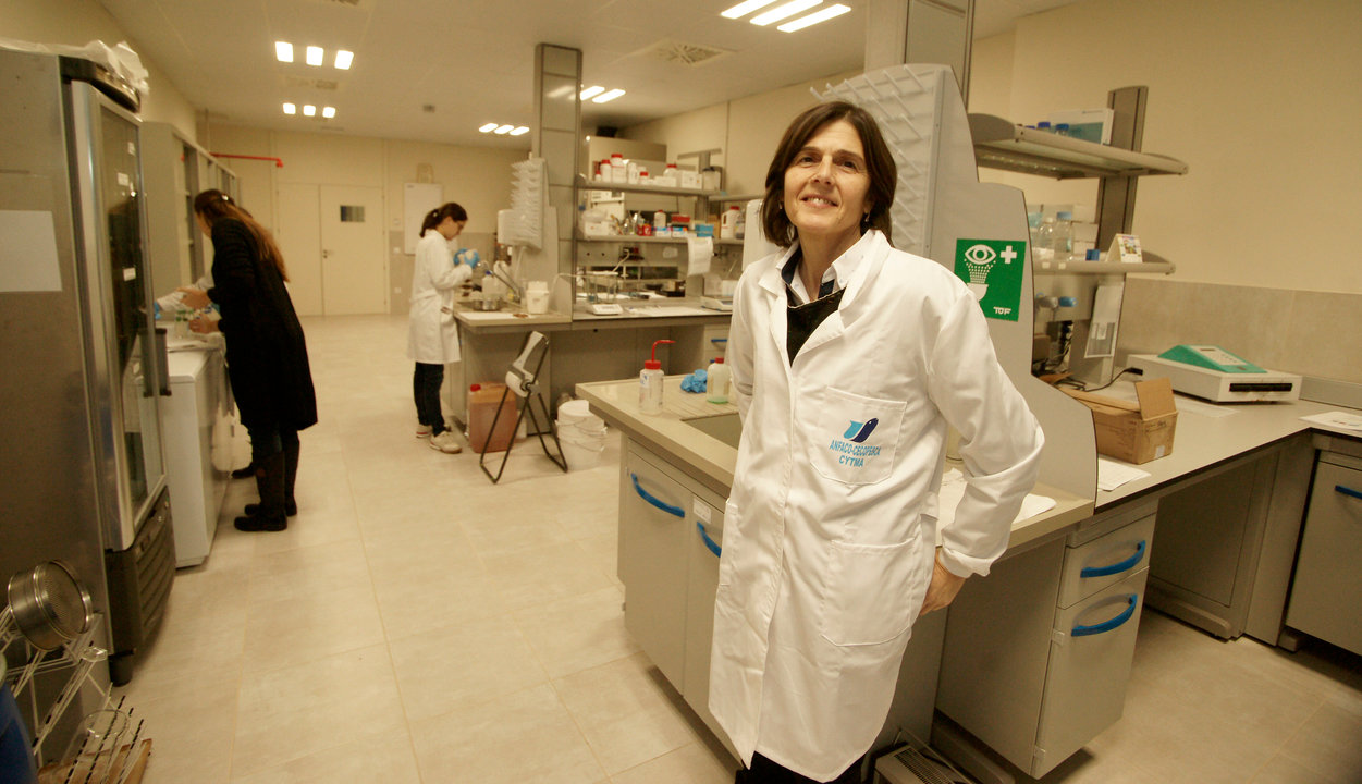 La investigadora Ana García Cabado, en sus laboratorios.