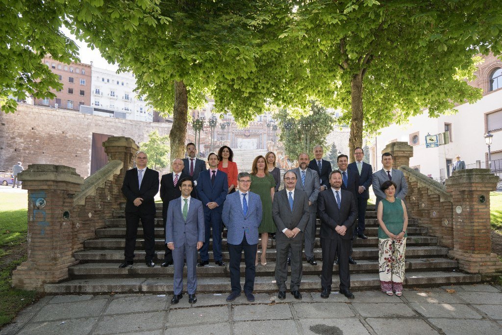 José Manuel Rey Varela (1º por abajo), en Teruel  junto a los representantes del resto de autonomías.