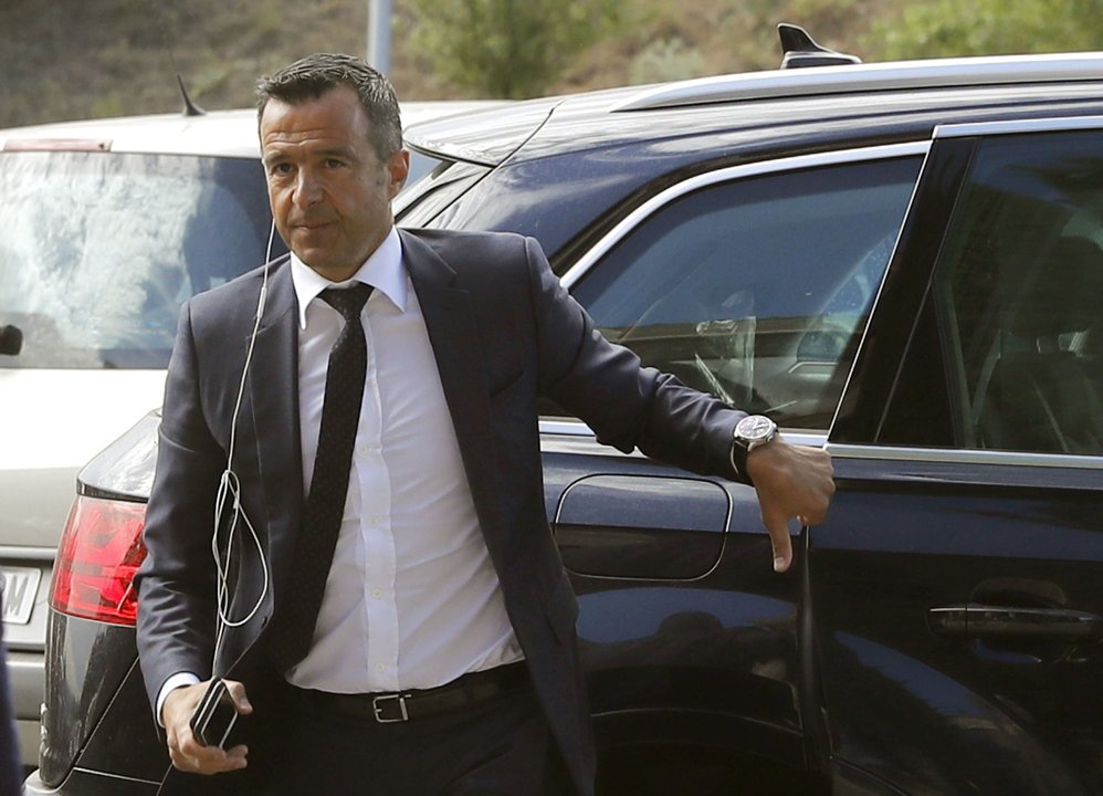 El agente Jorge Mendes, ayer, a su llegada al juzgado madrileño.