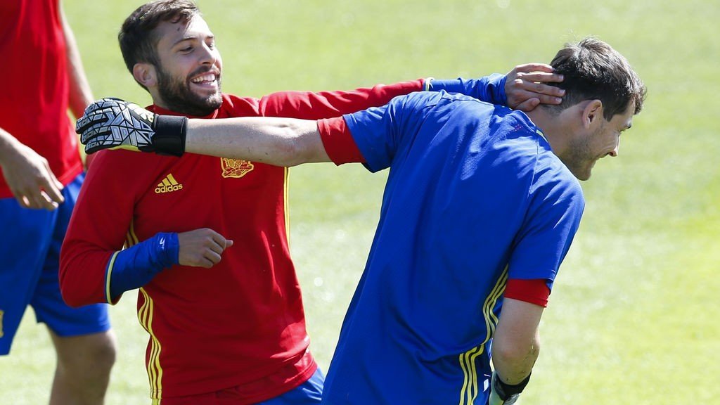 Iker Casillas y Jordi Alba