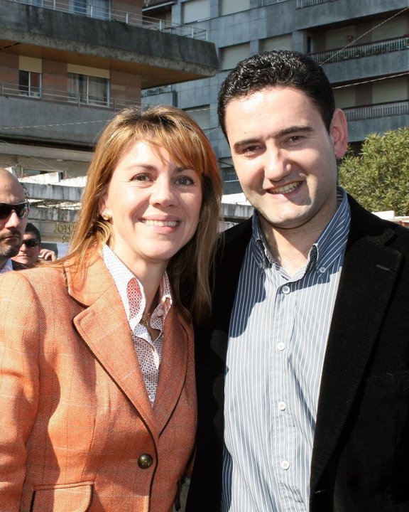 Santiago Rodríguez Davila con la ministra María Dolores de Cospedal,