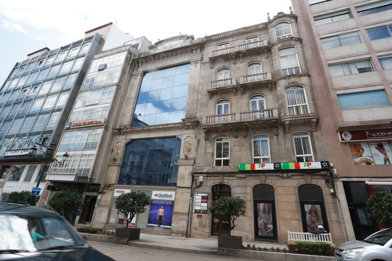 &#34;Servicio de Alquileres&#34; está en un céntrico edificio de Vigo.