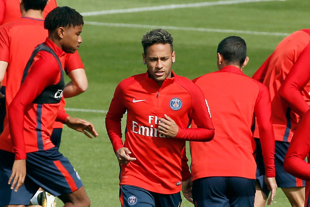 Neymar, entrenando ayer.