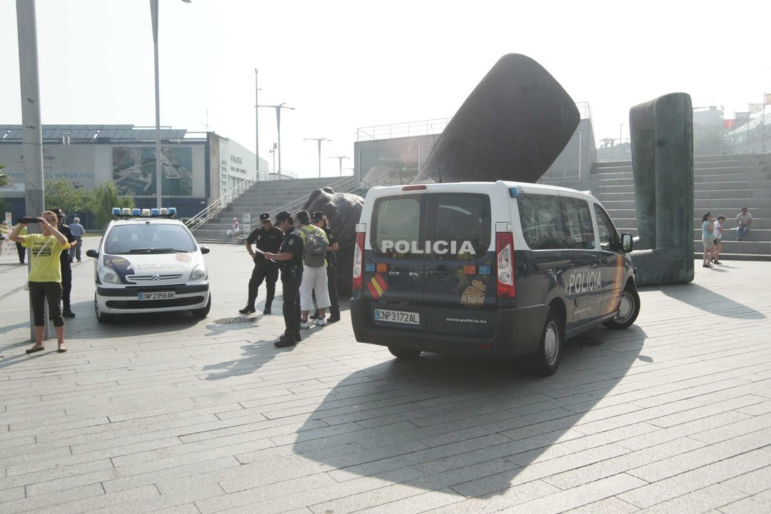 La presencia policial en las zonas más turísticas se incrementa durante los meses de verano.