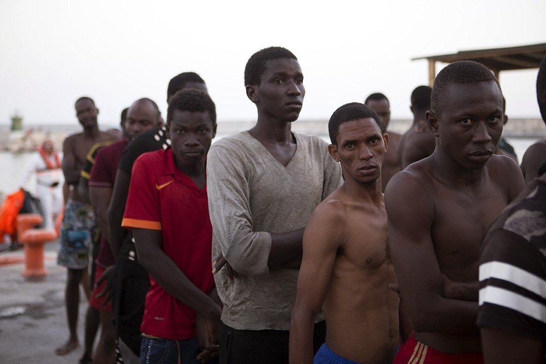 Llegada de inmigrantes de origen subsahariano al puerto de Motril.
