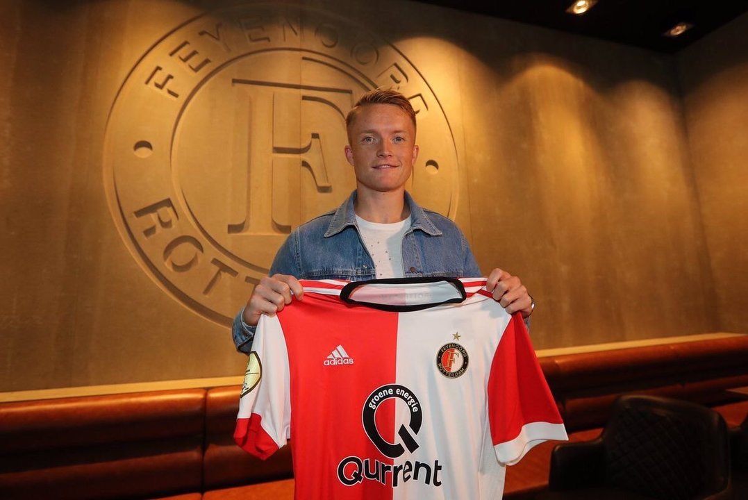Larsson, ya del Feyenoord.