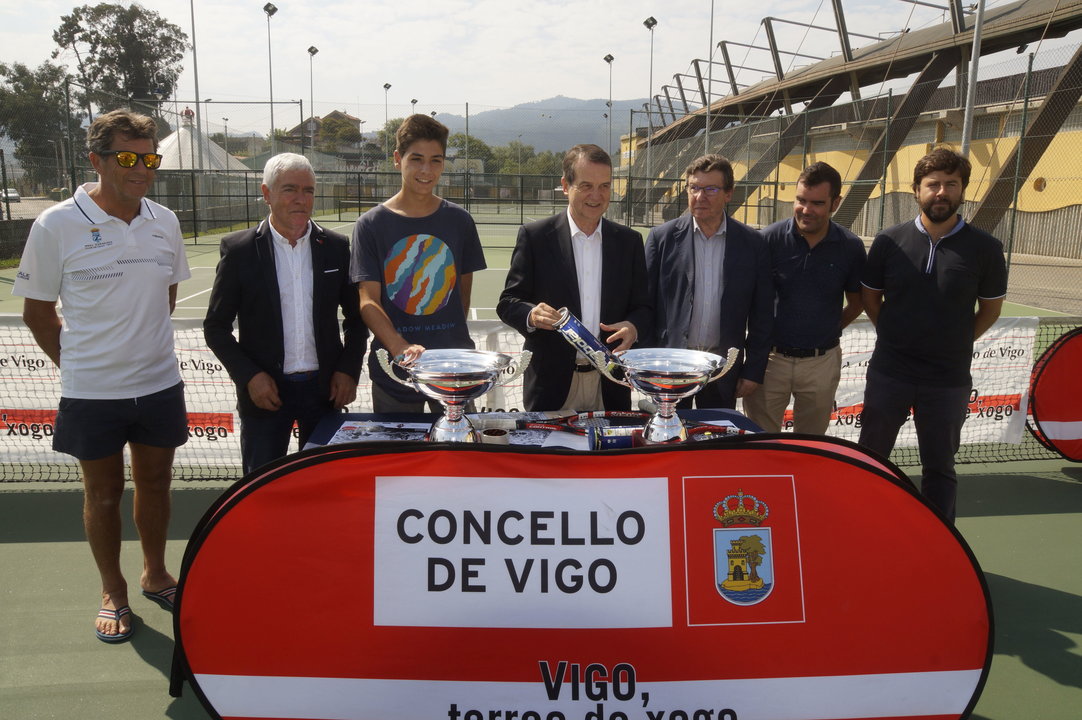 El alcalde de Vigo, Abel Caballero, presidió ayer el acto de presentación del torneo vigués.