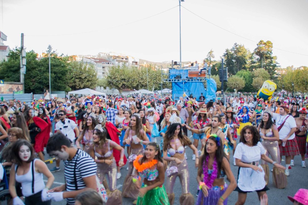 El Carnaval de Verano llegó a reunir en la villa de los viaductos a unas 35.000 personas.
