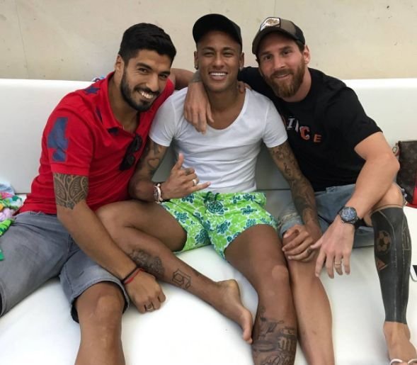 Neymar junto a Lionel Messi y al uruguayo Luis Suárez