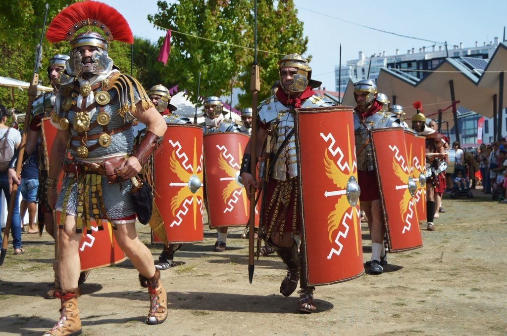 Las legiones romanas volverán a desfilar una vez más en Navia.
