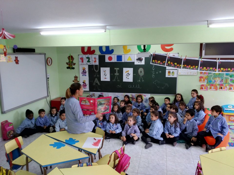 Cuentacuentos en un aula de Educación Infantil.