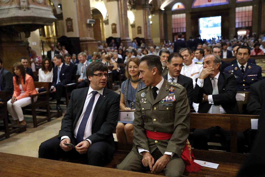 Puigdemont, con el general Aznar