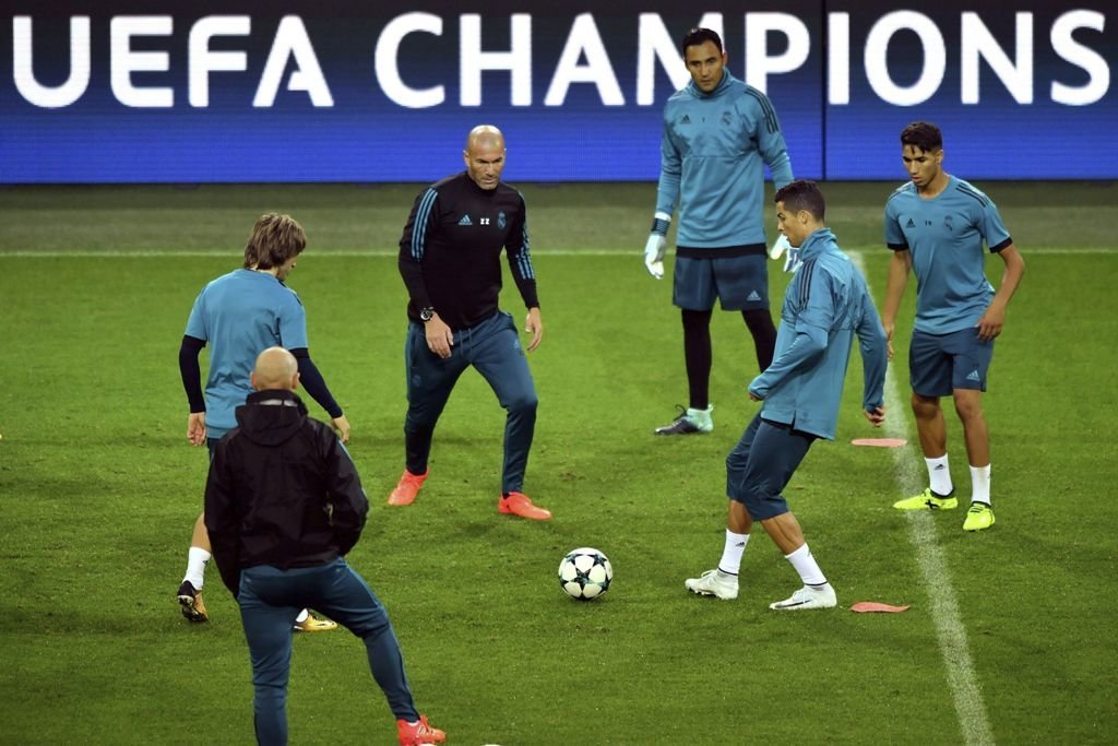 Modriz, Zidane, Cristiano y Keylor, ayer en Dortmund.