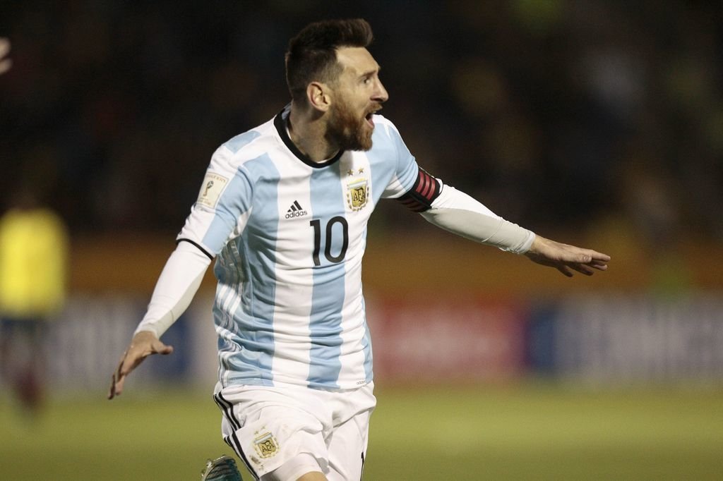 Messi celebra uno de los tres goles con los que Argentina selló su clasificación para el Mundial.