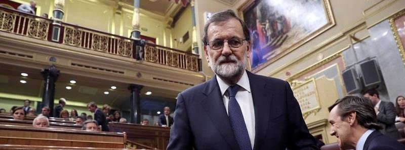 El presidente del Gobierno, Mariano Rajoy, a su llegada al hemiciclo del Congreso de los Diputados