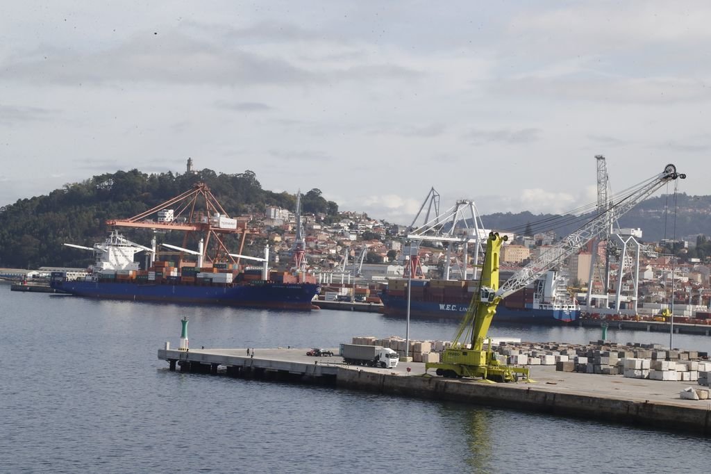 El puerto de Vigo es el punto de salida de buena parte de las exportaciones gallegas, que siguen marcando récords.
