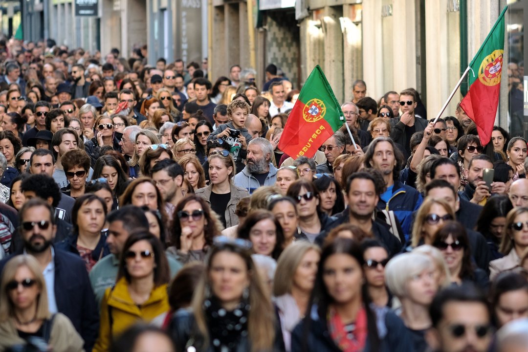 Miles de portugueses, ayer durante la manifestación en la ciudad de Braga.