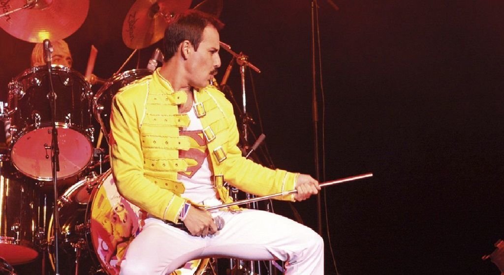 Pablo Padín como Freddie Mercury.