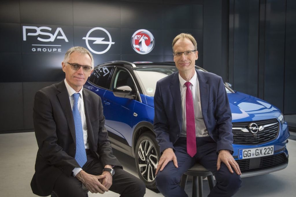 El presidente de PSA, Carlos Tavares, junto al consejero delegado de Opel y Vaxhaull, Michael Lohscheller.