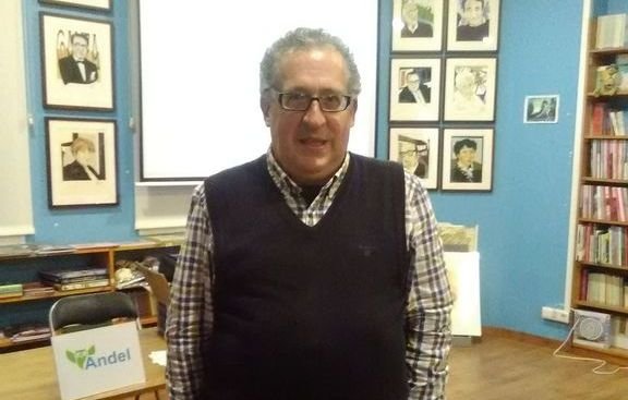 Ángel Núñez, momentos antes de su conferencia en la librería Andel.