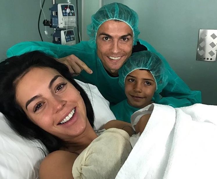 Cristiano Ronaldo ha sido padre por cuarta vez, al nacer este domingo Alana Martina, la primera hija del jugador con la española Georgina Rodríguez 2