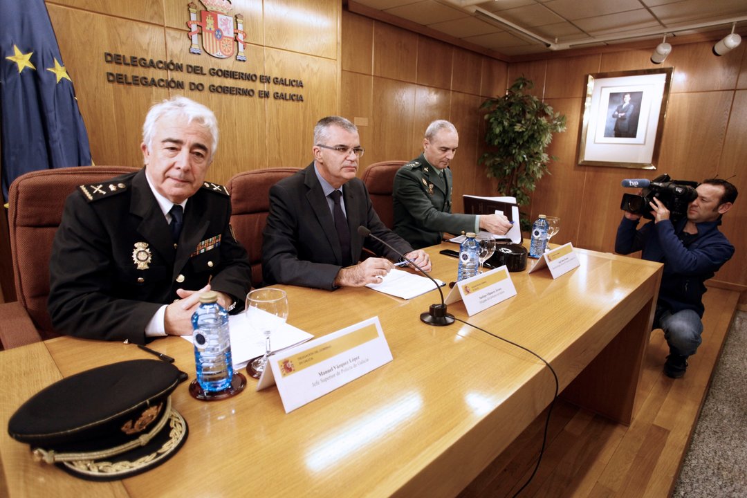 Vázquez, Villanueva y Alonso, durante la rueda de prensa en la Delegación del Gobierno.
