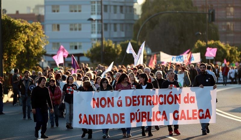 Asociaciones de pacientes y vecinales convocan una protesta por la &#34;no destrucción de la sanidad pública gallega&#34;