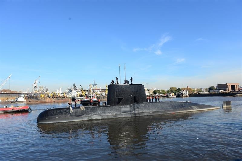Fotografía cedida por la Armada Argentina que muestra el submarino de la Armada desaparecido