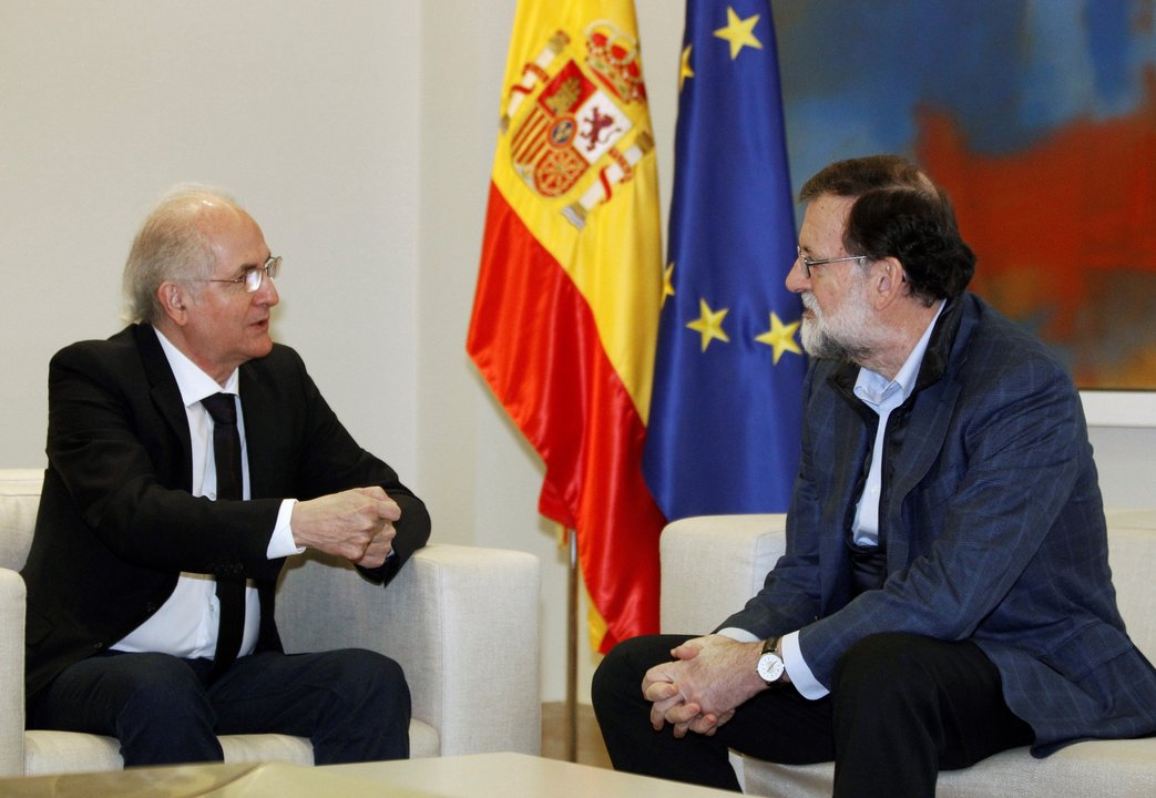 El opositor venezolano Antonio Ledezma con Mariano Rajoy en el Palacio de la Moncloa.