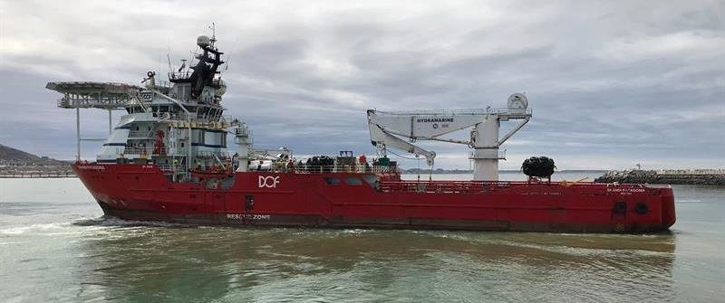 El buque  noruego Skandi Patagonia con oficiales argentinos y equipos del Comando de Rescate Submarino (URC) dirigiéndose al área de búsqueda del submarino ARA San Juan