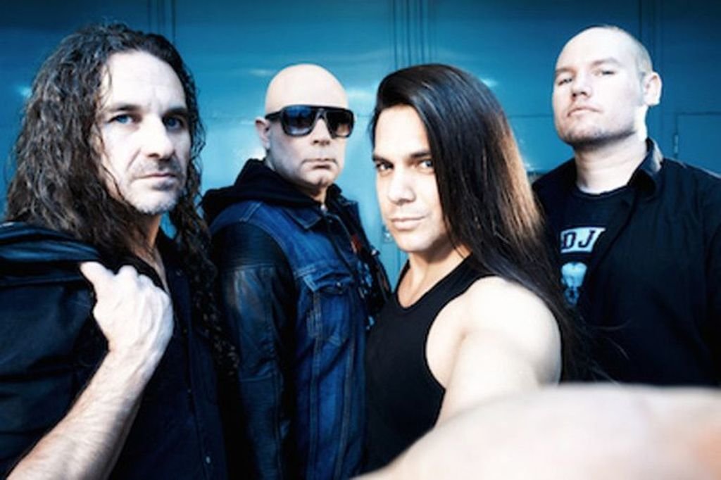 Los integrantes de la banda de metal Saratoga.