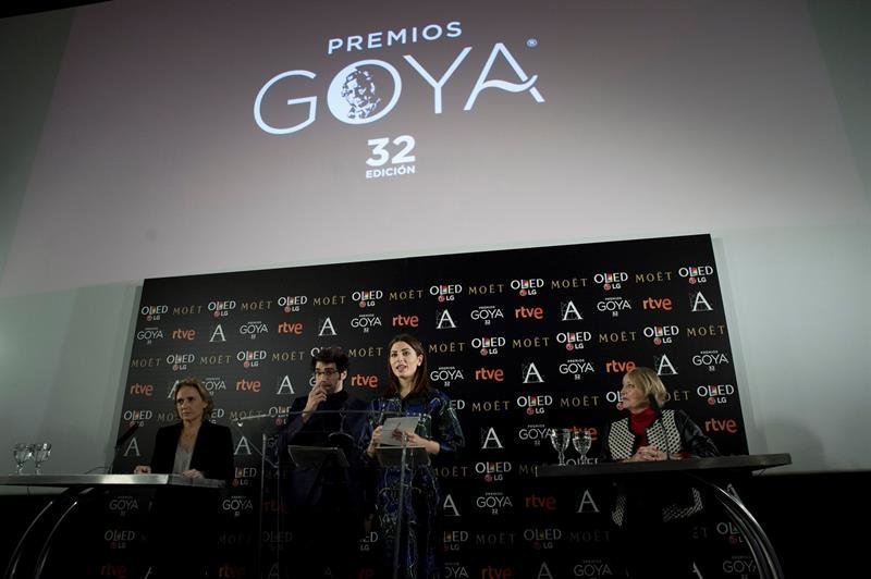 Los actores David Verdaguer y Barbara Lennie dan lectura a la lista de los finalistas de la 32 edición de los Premios Goya