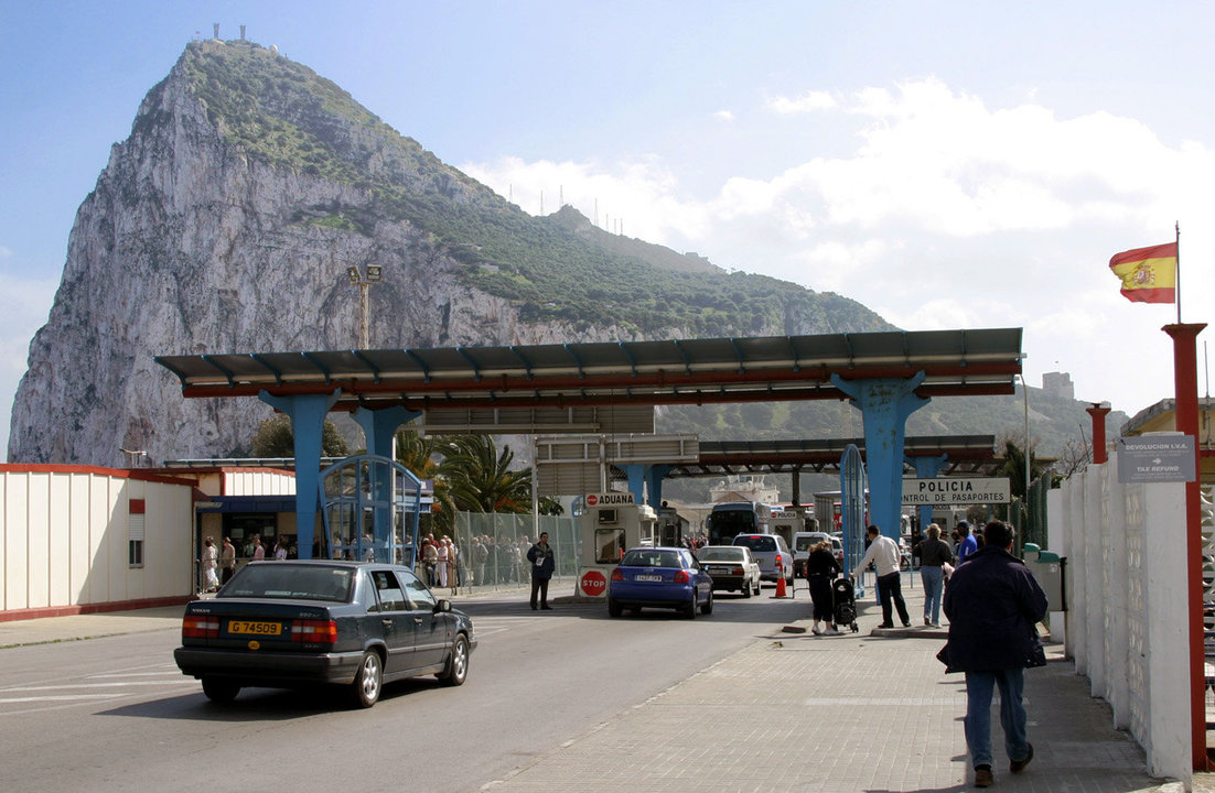 Aspecto actual de la &#34;verja&#34; que separa Gibraltar de La Línea de La Concepción.