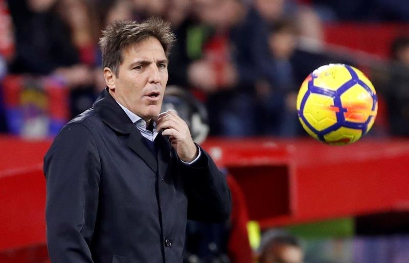 El entrenador argentino del Sevilla Eduardo Berizzo, tras reaparecer despúes de su baja médica