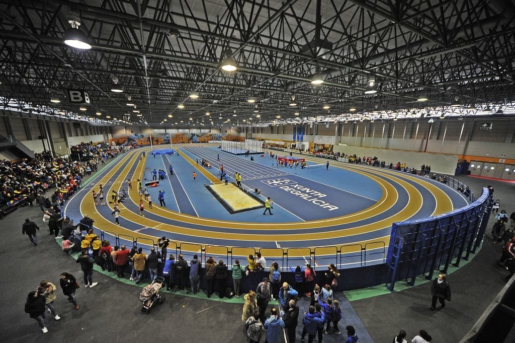 La nueva pista cubierta de atletismo está ubicada en las instalaciones de Expourense.